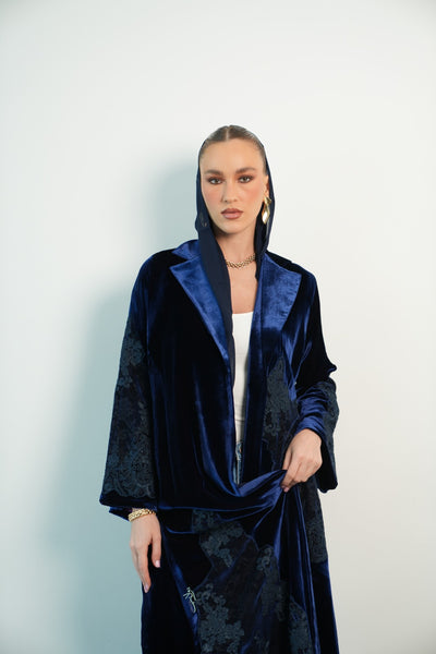 20 - navy velvet dentail