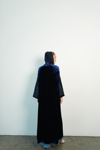 20 - navy velvet dentail