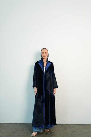 20 - navy velvet dentail